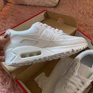 nike women’s air max 90